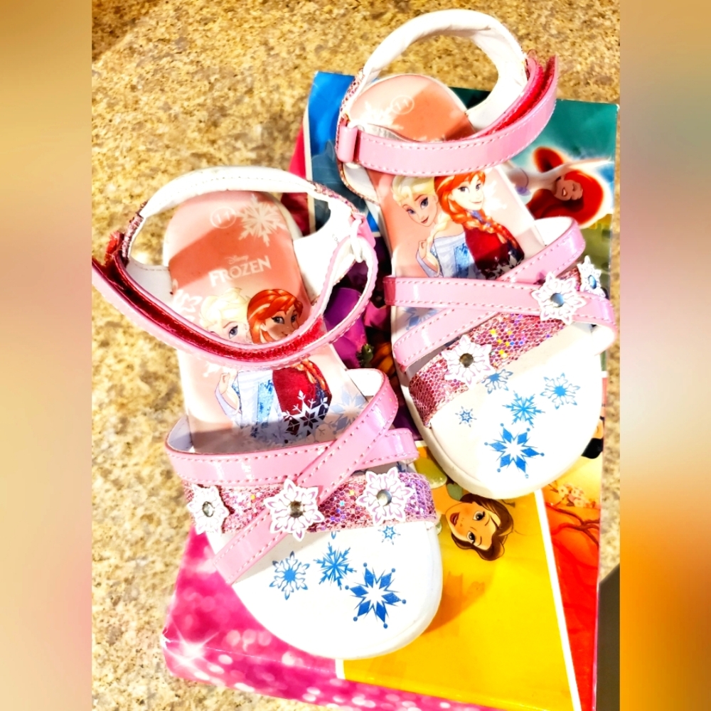 Disney Toddler Girls Frozen Character Pink Sandals Size 11 used
